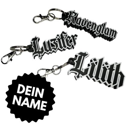 Dein Name, dein Stil – Personalisiere deinen Schlüsselanhänger im Gothic-Look!