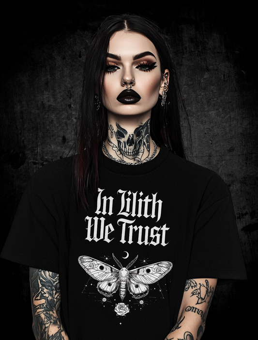 Premium T-Shirt Unisex "In Lilith we trust"