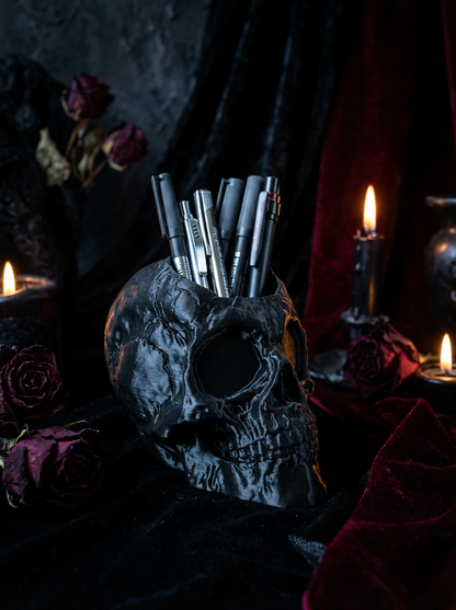 Gothic Totenkopf Stiftehalter – Skull Pen Holder im Gothic Stil (3D-Druck)