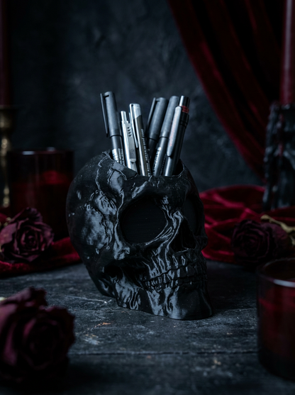 Gothic Totenkopf Stiftehalter – Skull Pen Holder im Gothic Stil (3D-Druck)