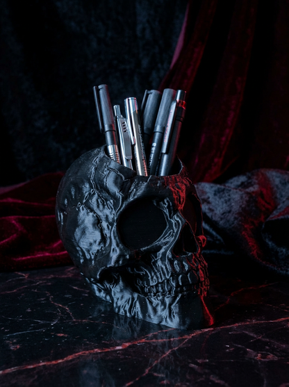 Gothic Totenkopf Stiftehalter – Skull Pen Holder im Gothic Stil (3D-Druck)